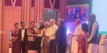 Nuzolu Chuzho receiving the award during the Outlook Agritech Summit & Awards 2024 in New Delhi